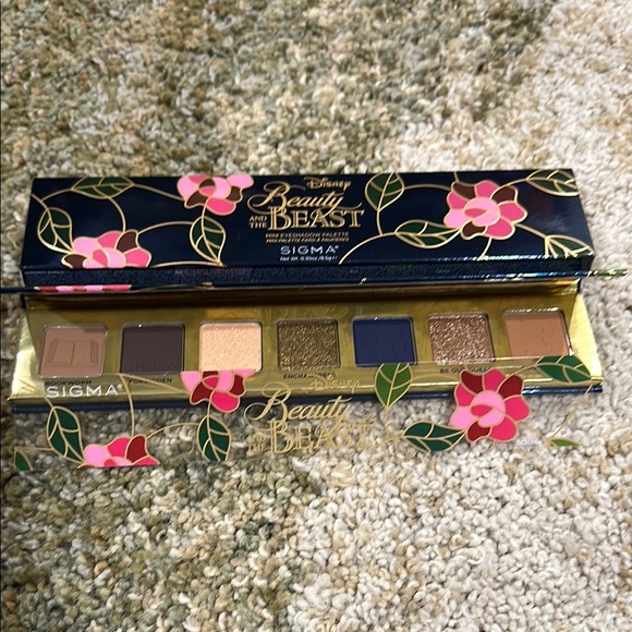 🎉HOST PICK 7/25🎉Disney x Sigma Beauty Collab Beauty & Beast Eyeshadow Palette - Picture 7 of 11